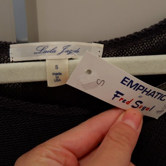 Laila Jayde Grey Sweater - Picture 4 of 5